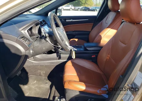 2019 Ford Fusion Titanium z USA, uszkodzony, nr VIN 3FA6P0RU6KR220909